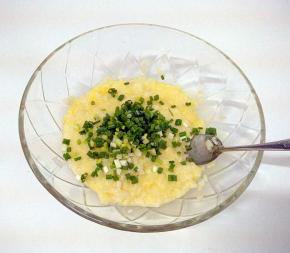 再加入，盐，胡椒粉，葱花。