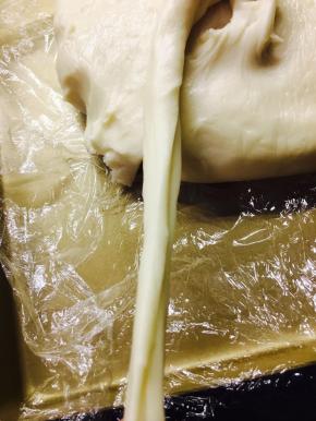 油皮醒30分钟后，延展性应该是非常好的。