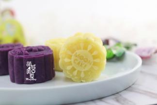 土豆泥也是这样的做法，可以用枣泥、苹果泥做馅按上述的做法就可以了；