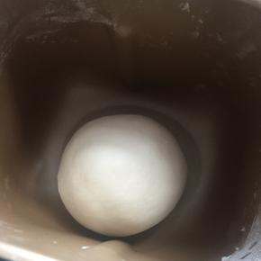 揉圆，面包机中发酵