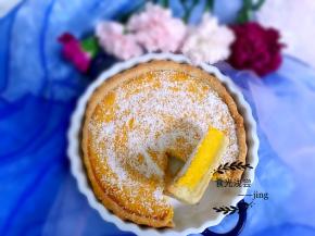 16.刚出烤箱的派不适合切块，因为馅料还没有凝固，容易切碎，待完全冷却后切块食用即可