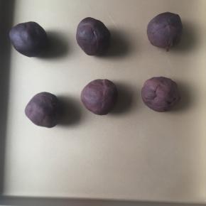 豆沙也平均分成6分，每份50克