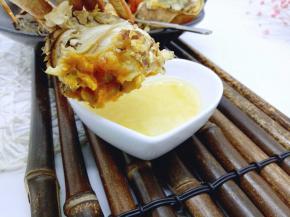 吃的时候蘸姜酒吃，蟹比较寒，一次不要多吃。