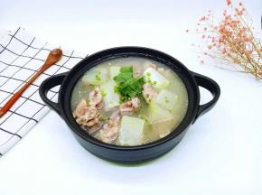 放入葱花，和香菜，鲜美。