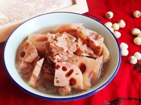 很鲜美的藕汤，三七给得合适，味道不重，恰到好处，我个人很喜欢三七的味道，哈哈