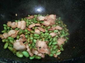 最后可以加一点鸡粉提香