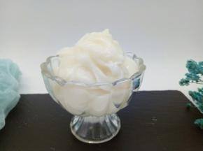 近看，洁白无暇。