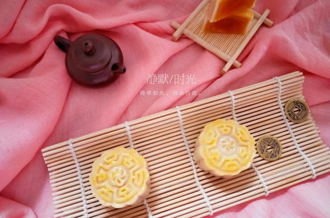 广式蛋黄豆沙月饼(不用转化糖浆、不用枧水)