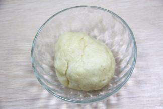 混合均匀后，迅速揉成团