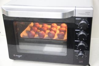 烤箱提前预热，上下火180度，烘烤20分钟