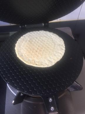 然后开出来看下状态，两面金黄就可以了，个人喜欢焦一点