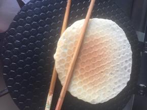 也可以用筷子卷起来