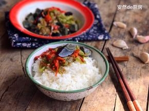 和皮蛋、辅料拌匀，是不是很简单