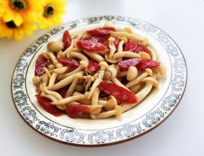 美味的白玉菇做好了