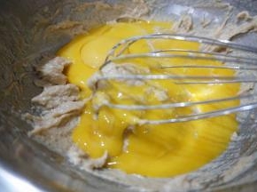 加入蛋黄