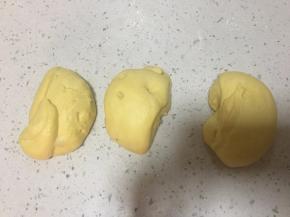 将面团平均分成3份