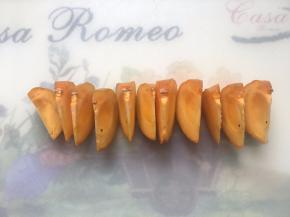 将柿子洗净切片