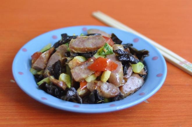 西葫芦木耳炒香肠