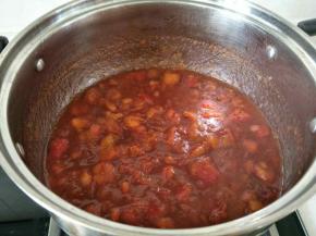 需要不时翻动和搅拌，直到浓稠。注意防溅。