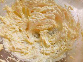 打到蓬松的状态即可。