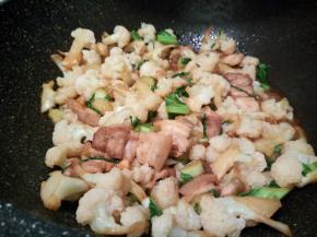 鸡粉一勺，翻炒至均匀就可以