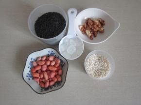 准备好所有材料。