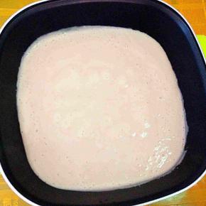 倒入不粘锅中小火炒至(要不停的搅拌)