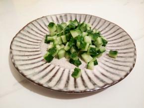 黄瓜切丁