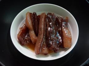 腊肉最好先蒸10分钟