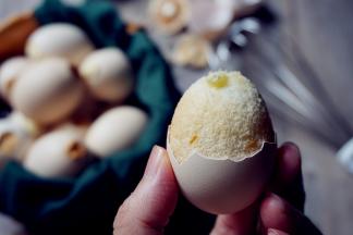 烘烤结束，将蛋糕取出