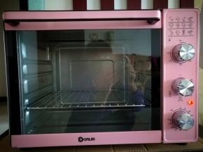 这时候可以预热东菱粉嫩烤箱了。上下火170度预热15分钟。（烤箱不同，适用温度不同，根据自家烤箱自行调节）