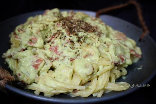 牛油果培根意面
