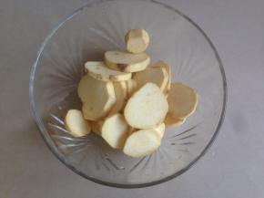 红薯去皮切薄片