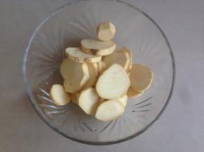 红薯去皮切薄片