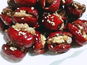 撒上熟白芝麻也极好的，根据个人喜欢(^_^)