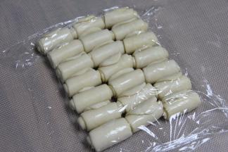 20个都做完，盖保鲜膜醒面20分钟