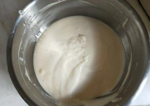 混合好蛋糕糊的状态。