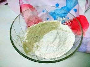 糯米粉，荞麦粉混合。