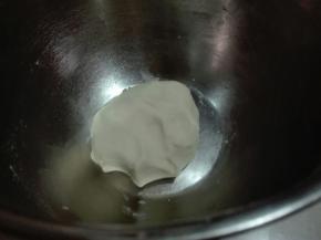 揉均匀，无干粉即可