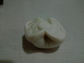 两头朝中间挤压