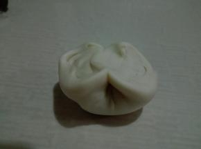两头朝中间挤压