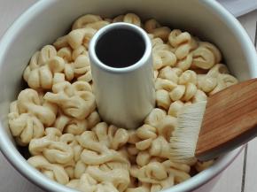 发酵至原来两倍大左右即可，表面刷层蛋液