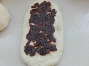 放入适量馅料