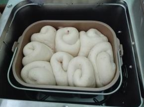 因为面团很多，所以稍微发的很高点