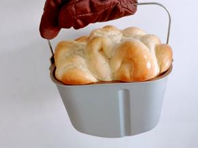 美美哒烤好啦，此款面包机上色非常漂亮