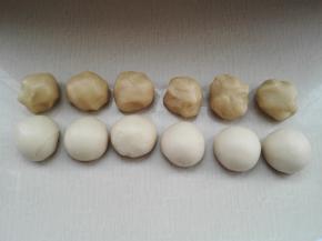 水油皮同油酥分别等分六份，盖保鲜膜，水油皮醒发15分钟