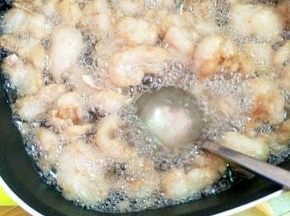 再装入熬好的猪油即可