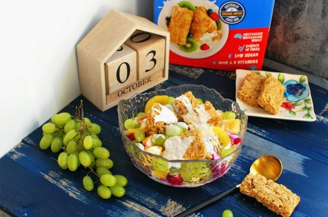 酸奶燕麦水果捞