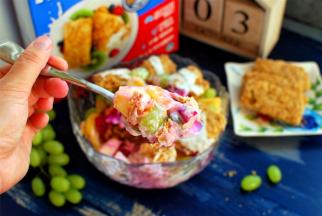 吃前稍微拌一下即可。这个量是3人份的，一家人一起享用吧！