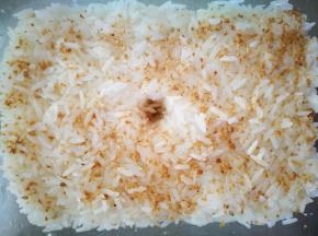 上面再洒一层薄薄的酒曲，不要多